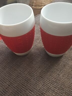 Bodum Pavina White Porcelain Mugs Cups With Silicone Red Sleeve